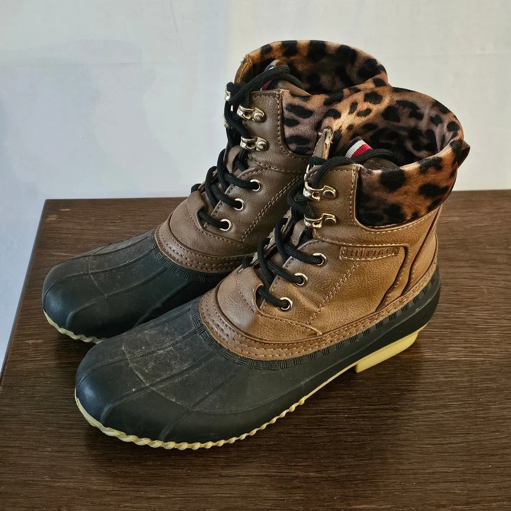 Tommy Hilfiger Women Leopard Print Duck Boots Brown Black Size 8M Lace Up Rain